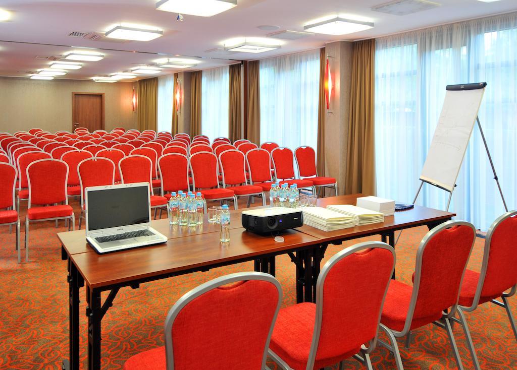 Centrum Wypoczynkowo-Konferencyjne Solaris Łazy Εξωτερικό φωτογραφία