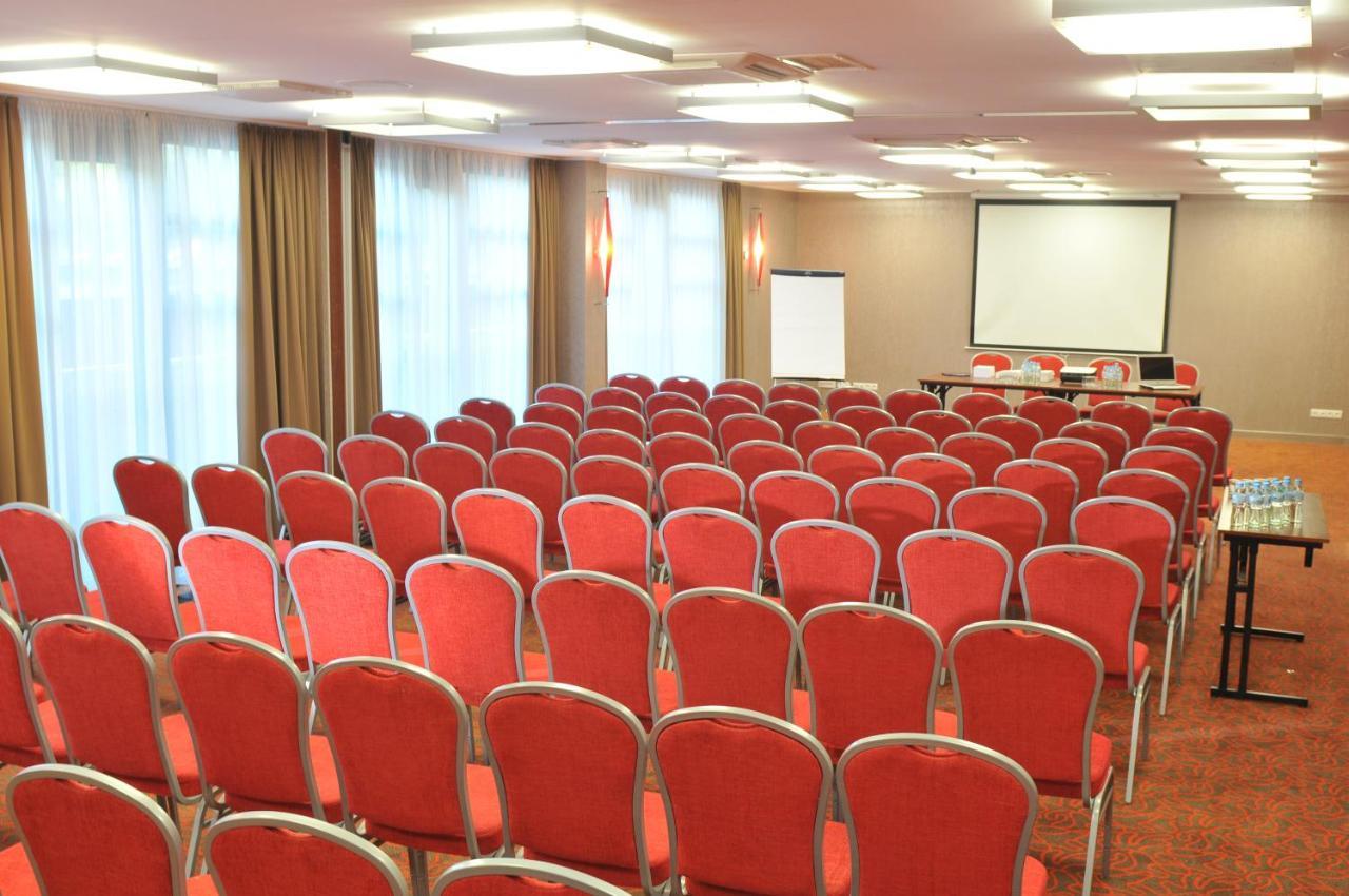 Centrum Wypoczynkowo-Konferencyjne Solaris Łazy Εξωτερικό φωτογραφία